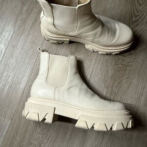 Sam Edelman Daelyn Boot